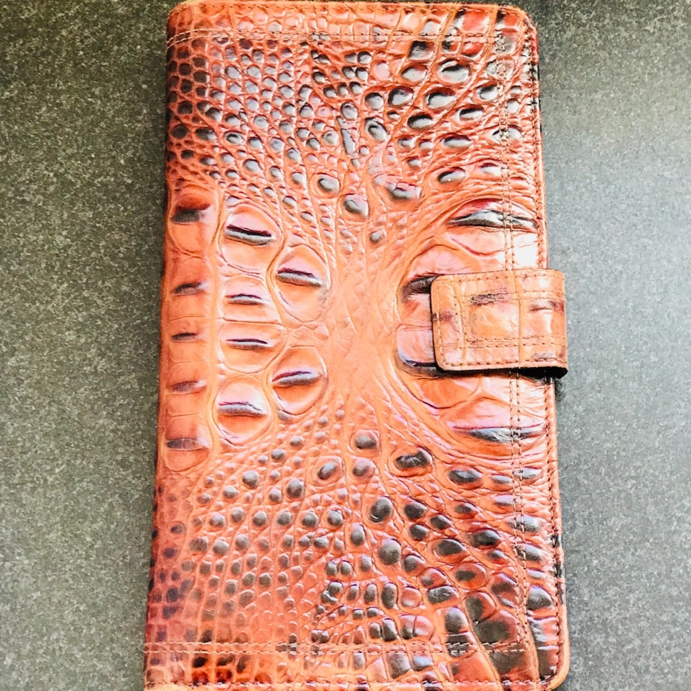 Brahmin wallet